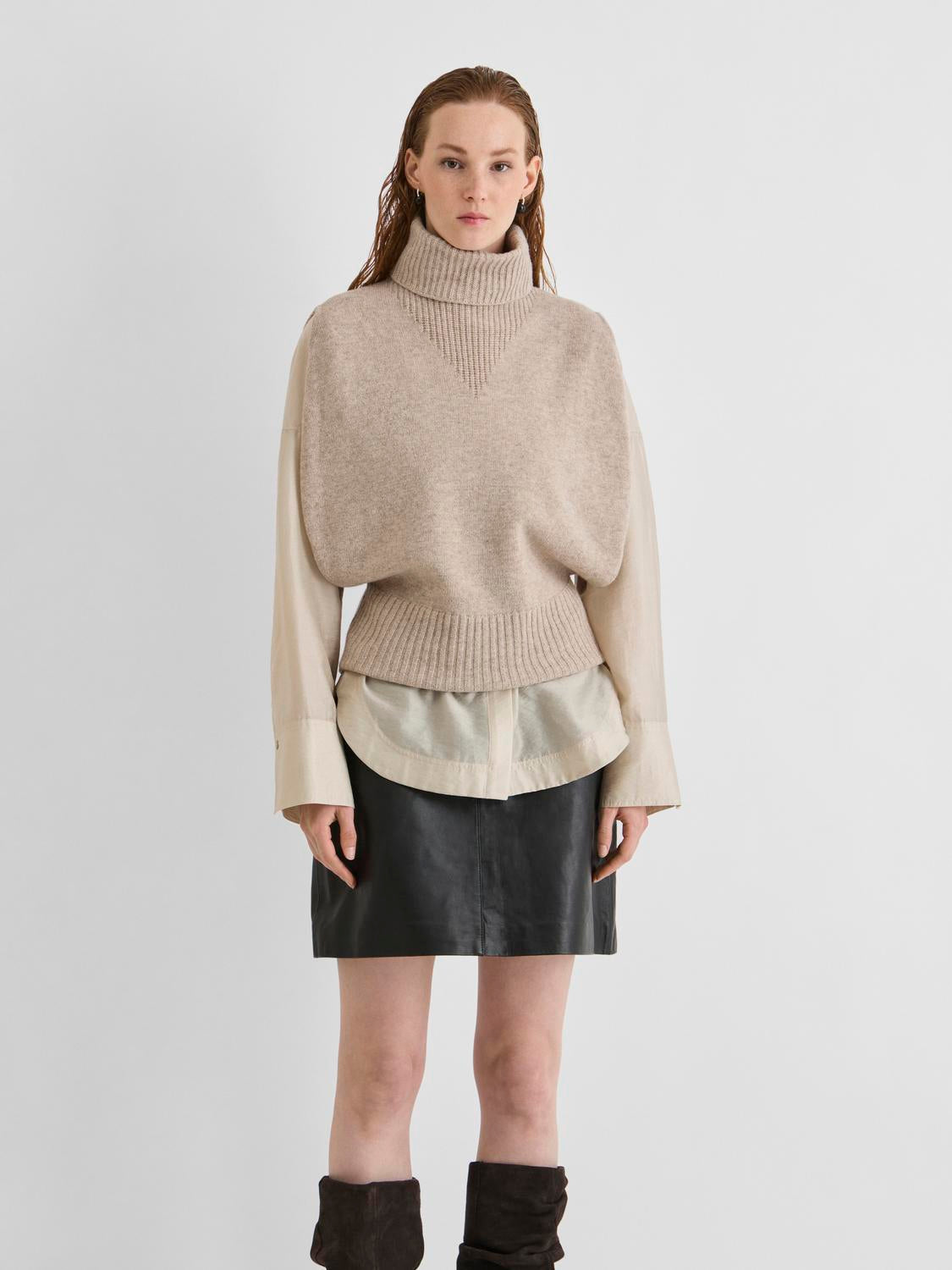 model_shot-front